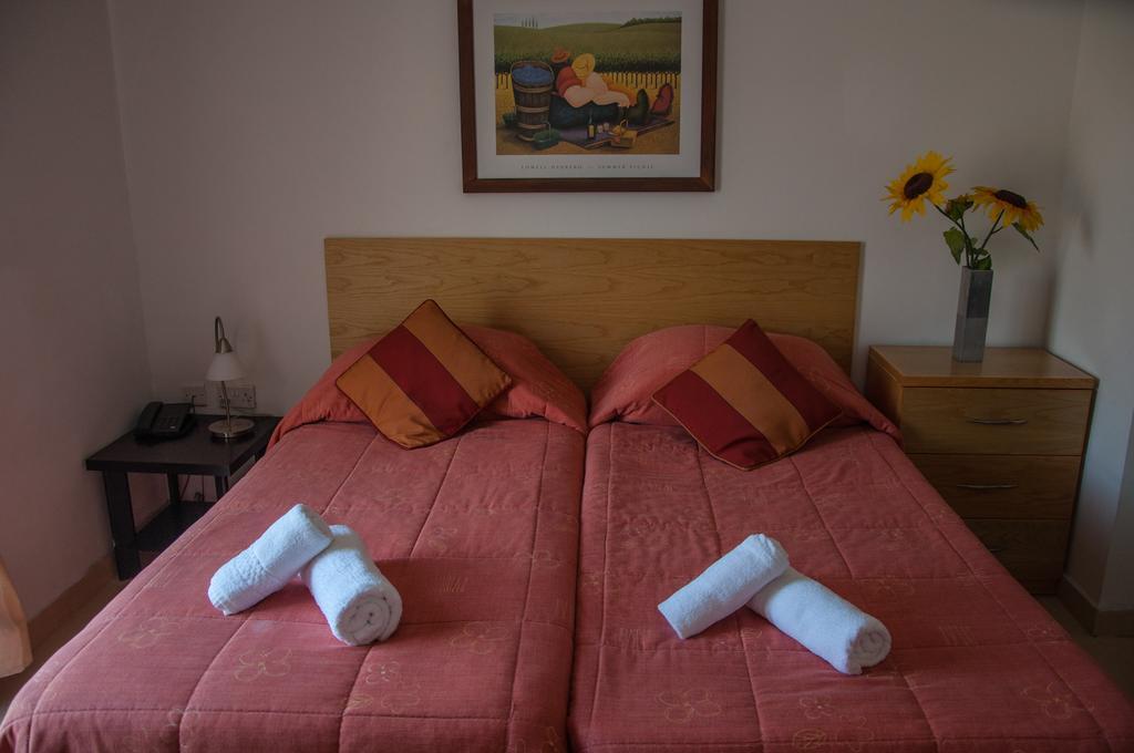 Aparthotel Club Salina Wharf Qawra Zimmer foto