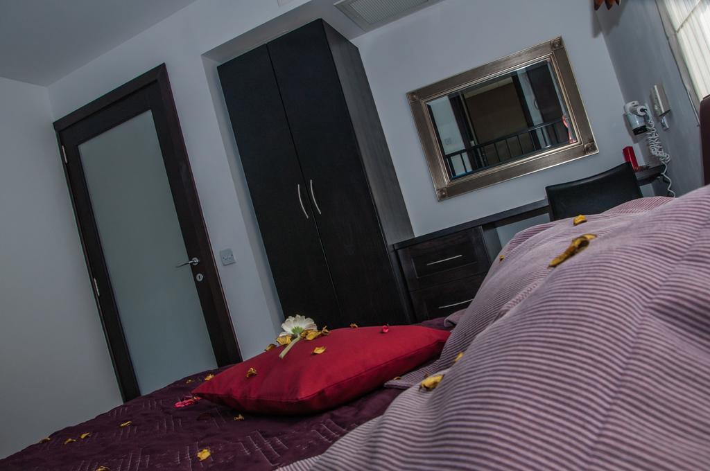 Aparthotel Club Salina Wharf Qawra Zimmer foto