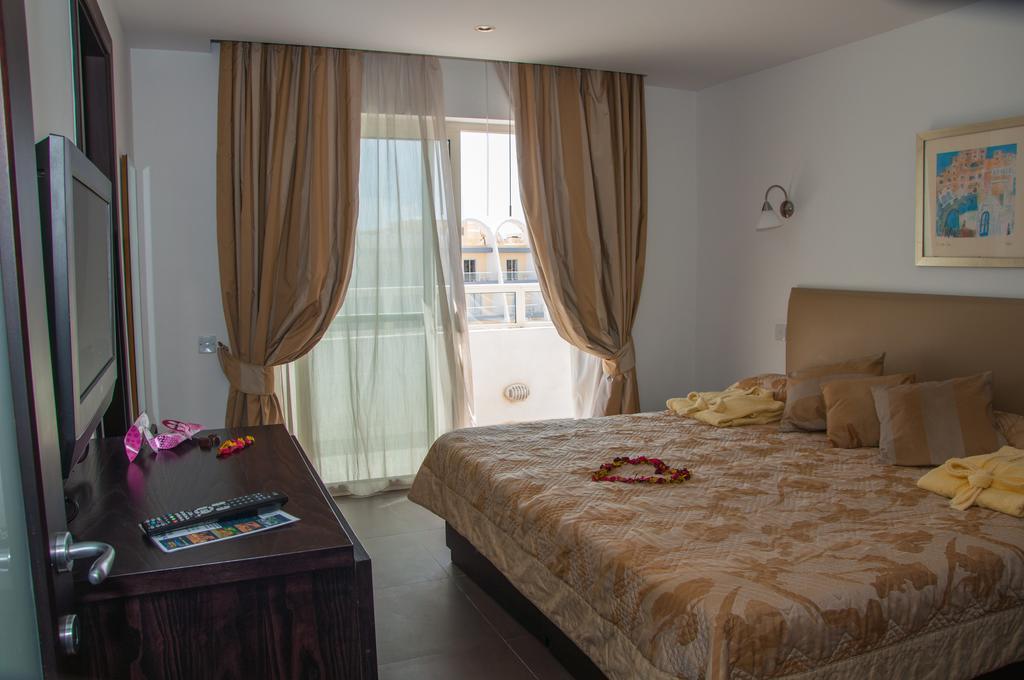 Aparthotel Club Salina Wharf Qawra Zimmer foto